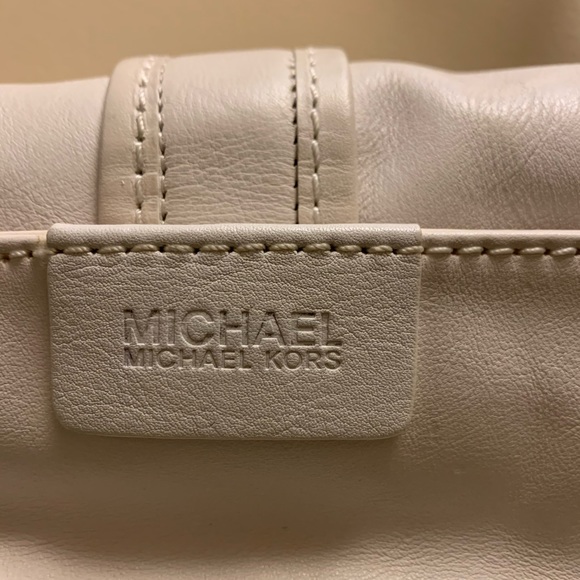 Michael Kors White Leather Shoulder Bag - Picture 3 of 6